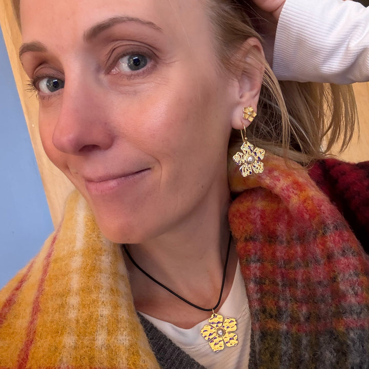 Mini Flower Stud Earrings in Pearl