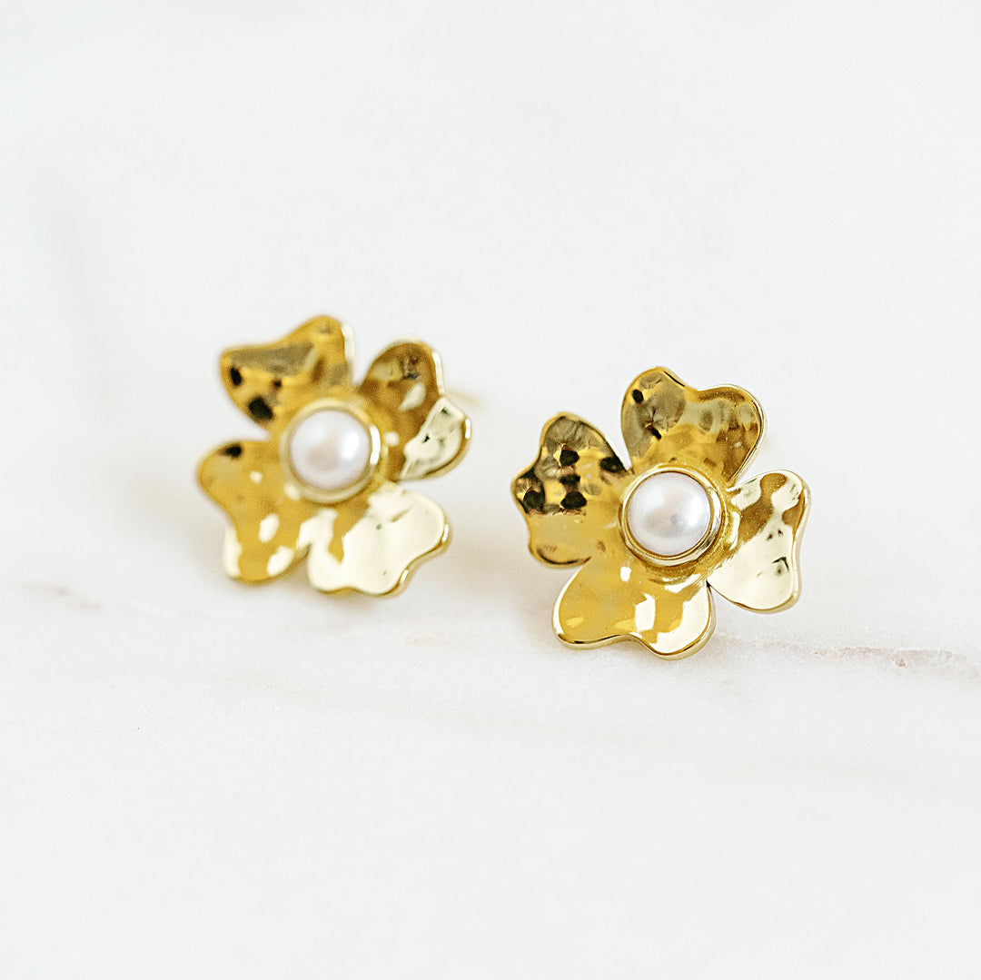 Hammered Gold Abstract Flower Stud Earrings in Pearl