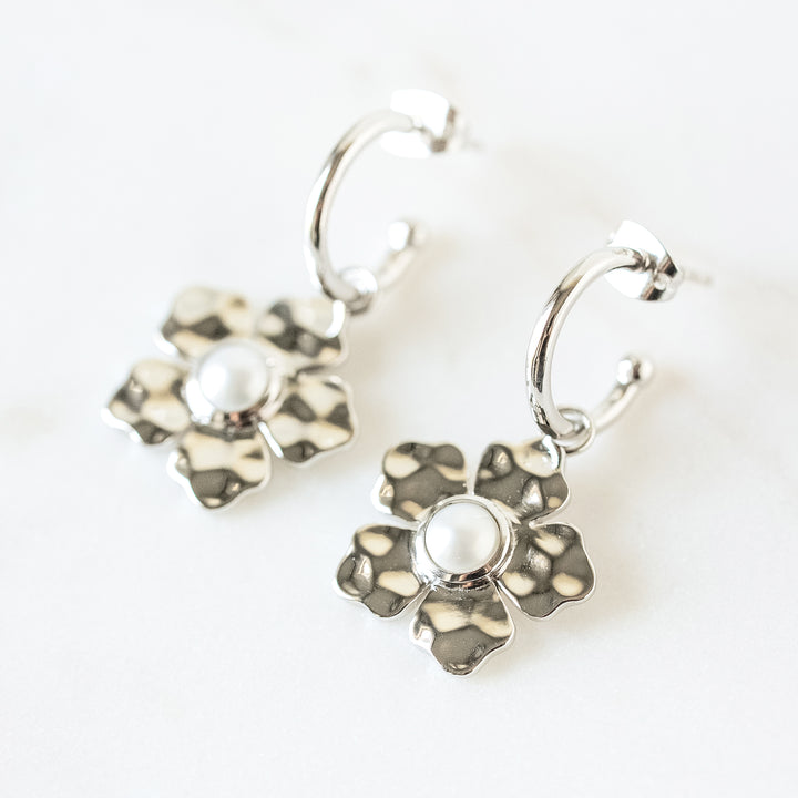 Hammered White Gold Flower Charm Huggie Hoop earrings in Pearl
