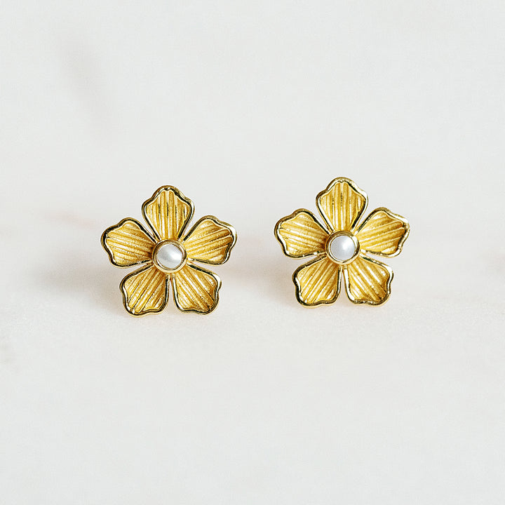 Mini Flower Stud Earrings in Pearl