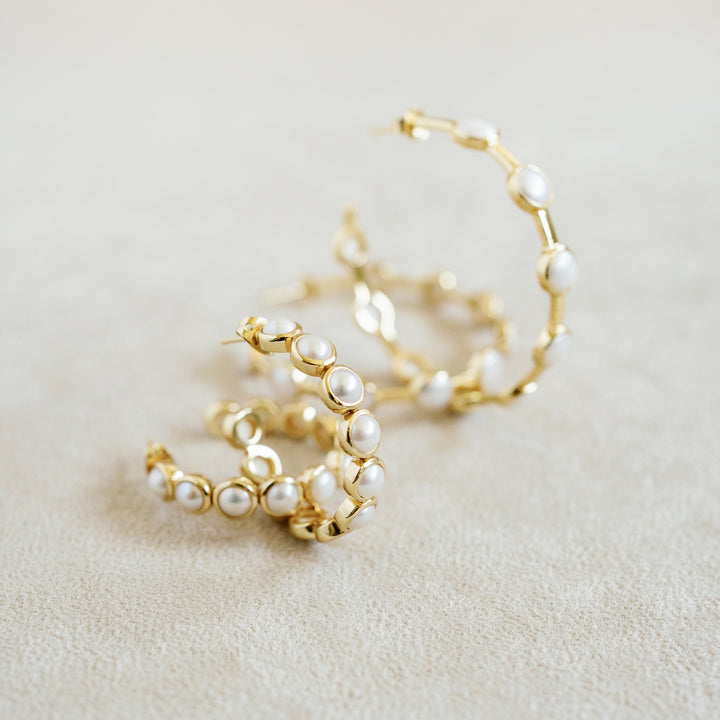 Becky Hoop Earrings in Pearl